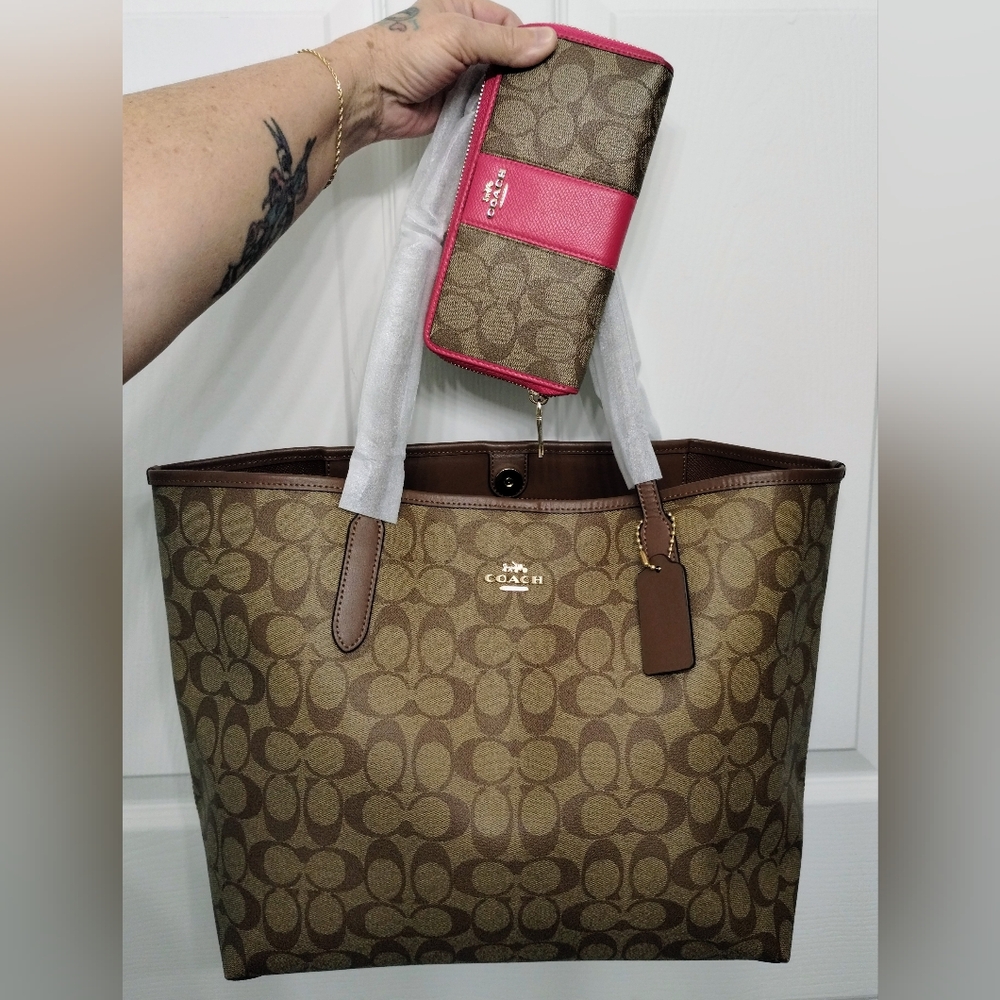 Coach Signature City Tote Bag With Coach Wallet & Coach Coin Pouch 3 Pieces - Picture 3 of 15
